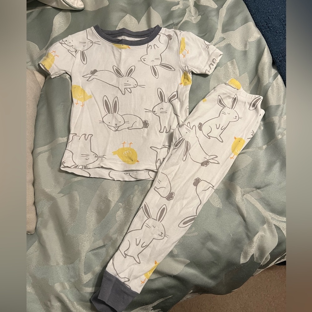 Carter’s bunny and chick Easter pajama set 3T gender neutral - Picture 1 of 8